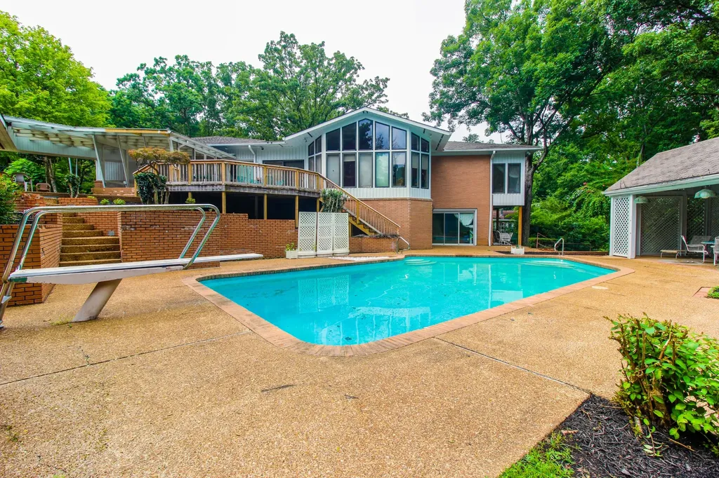 205 Hillwood Drive Waverly TN 37185