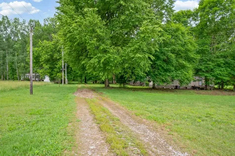 2499 W Leatherwood Road Cumberland Furnace TN 37051