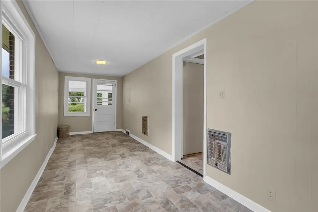 30 Jd Ring Road Hillsboro TN 37342