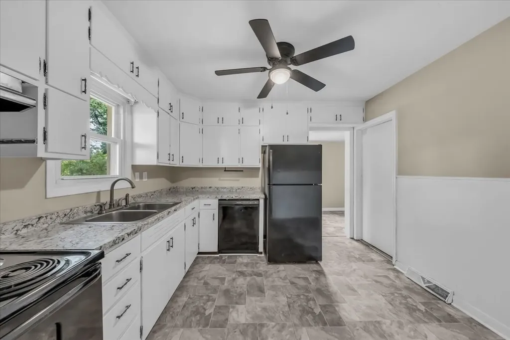 30 Jd Ring Road Hillsboro TN 37342
