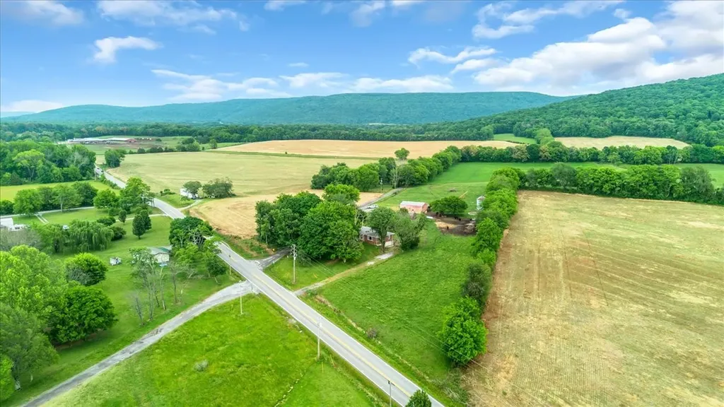 30 Jd Ring Road Hillsboro TN 37342