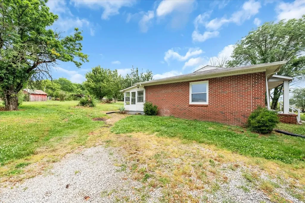 30 Jd Ring Road Hillsboro TN 37342