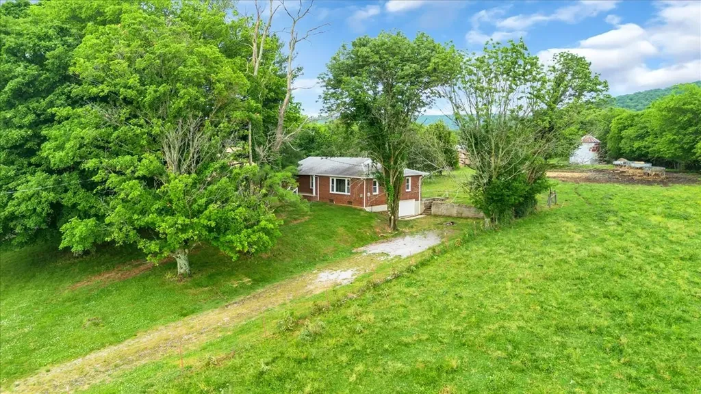 30 Jd Ring Road Hillsboro TN 37342