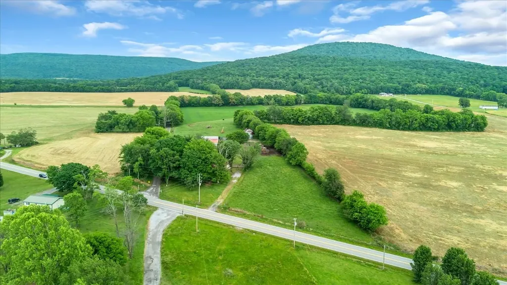 30 Jd Ring Road Hillsboro TN 37342