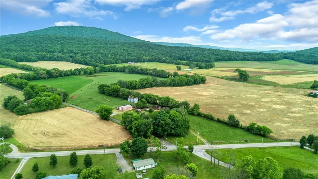 30 Jd Ring Road Hillsboro TN 37342