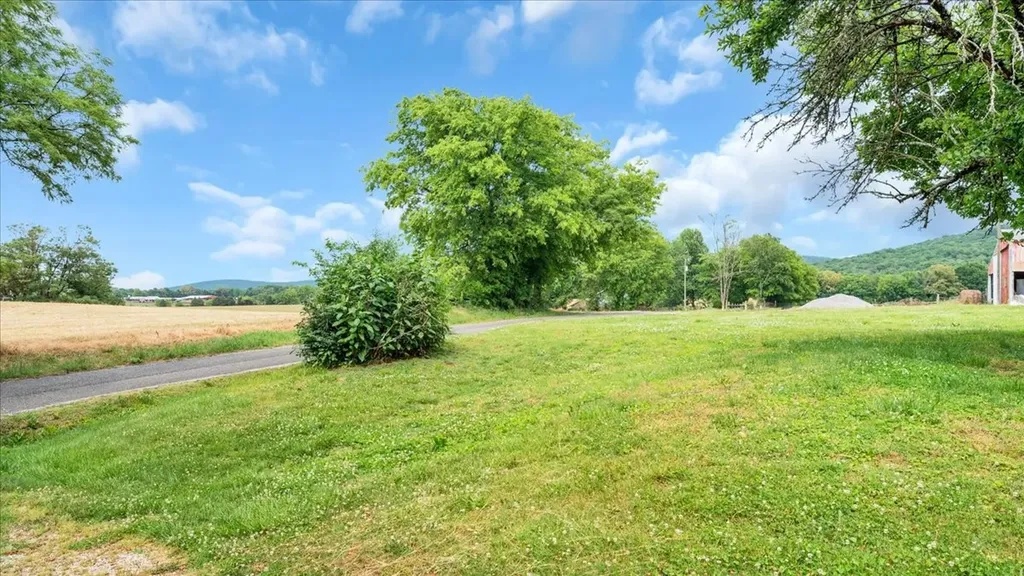 30 Jd Ring Road Hillsboro TN 37342