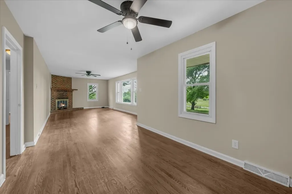 30 Jd Ring Road Hillsboro TN 37342