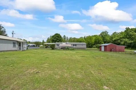 6439 Cedar Grove Road Big Sandy TN 38221