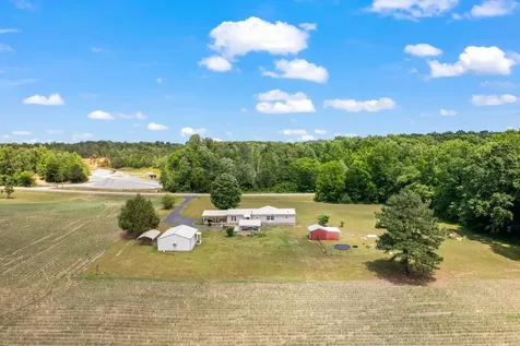 6439 Cedar Grove Road Big Sandy TN 38221