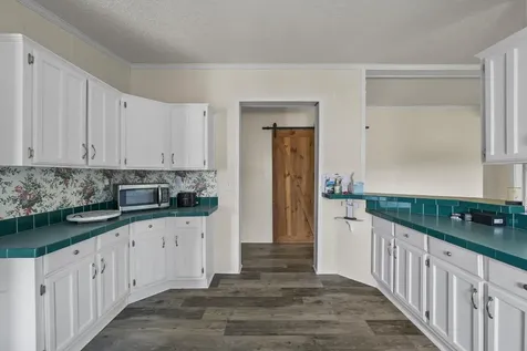 6439 Cedar Grove Road Big Sandy TN 38221