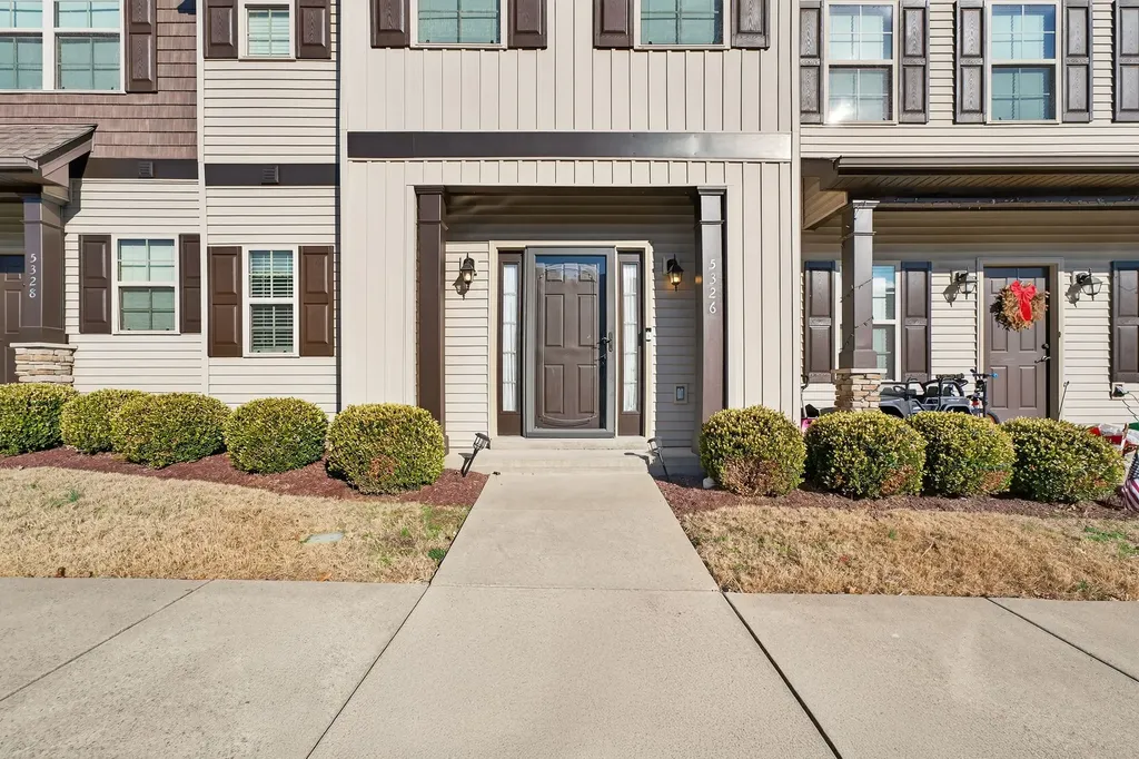 5326 Dan Post Way Murfreesboro TN 37128