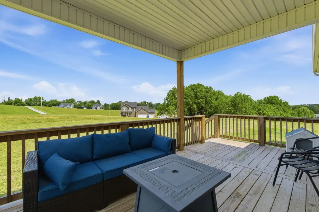 4732 Rock House Road Portland TN 37148
