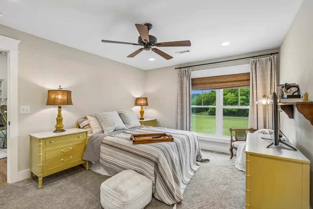 1765 Theta Pike Columbia TN 38401