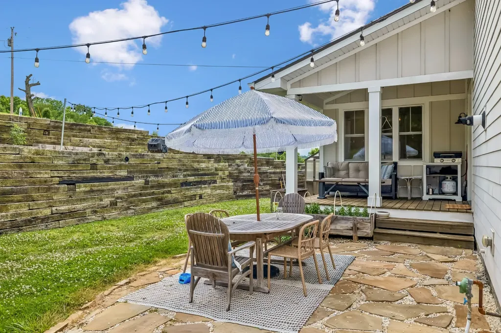 1765 Theta Pike Columbia TN 38401