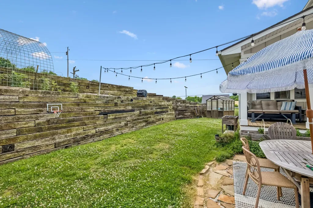 1765 Theta Pike Columbia TN 38401