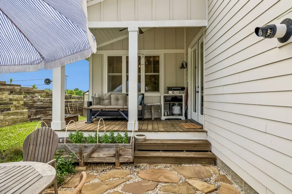 1765 Theta Pike Columbia TN 38401