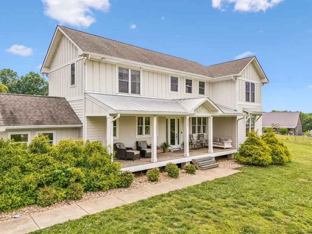 1765 Theta Pike Columbia TN 38401