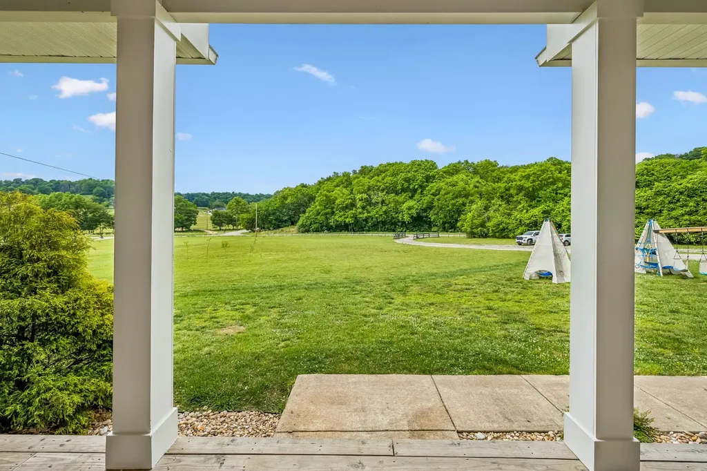 1765 Theta Pike Columbia TN 38401