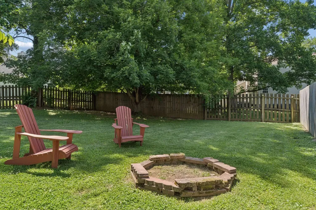 5204 Village Trace Nashville TN 37211