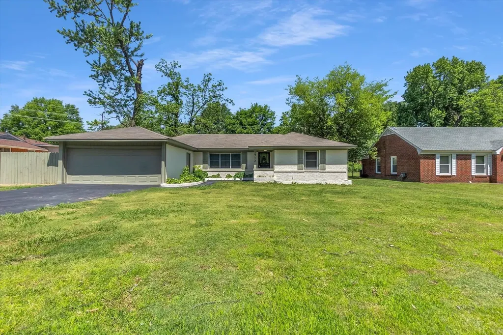 1712 Oakwood Drive Memphis TN 38116