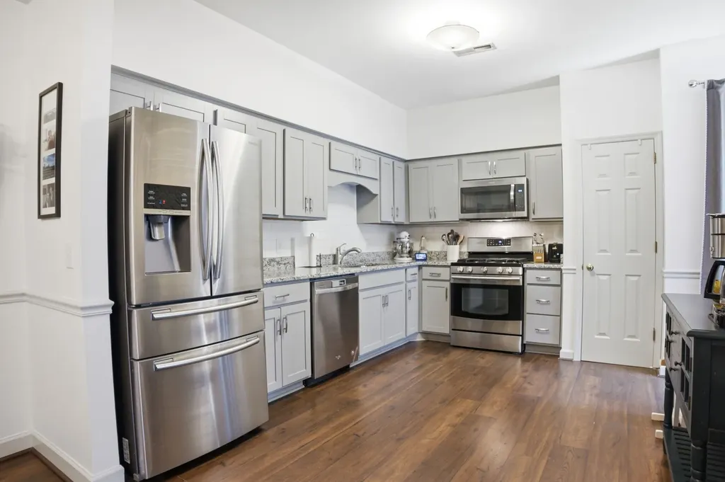 2131 Benton Hall Court Columbia TN 38401