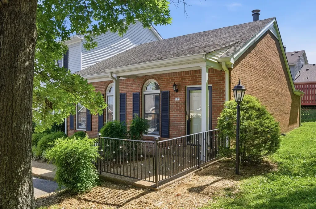 2131 Benton Hall Court Columbia TN 38401