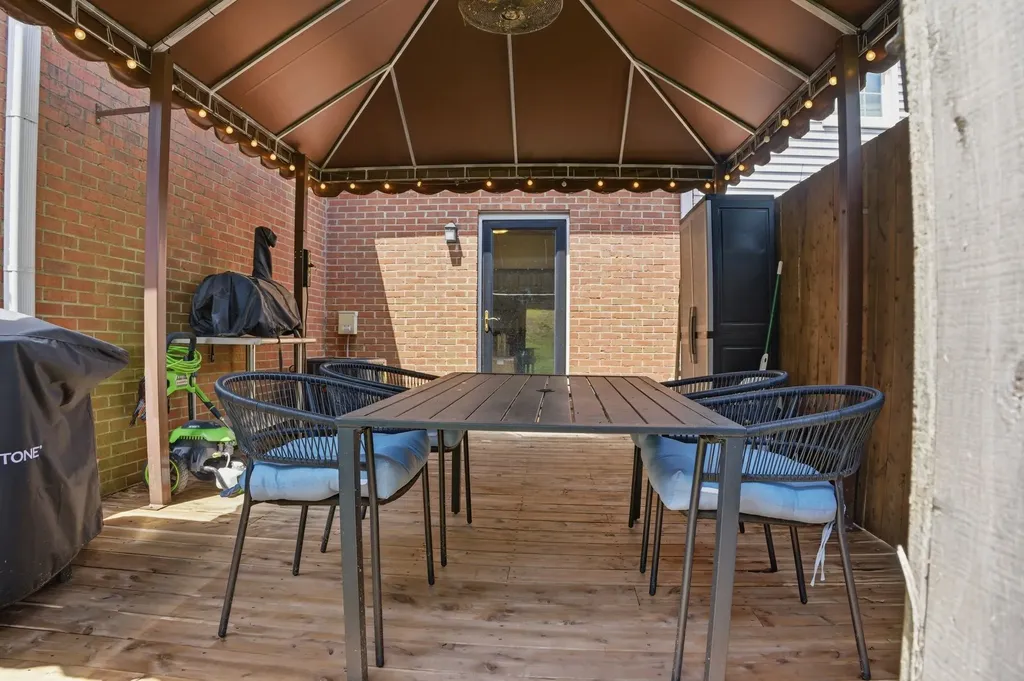 2131 Benton Hall Court Columbia TN 38401
