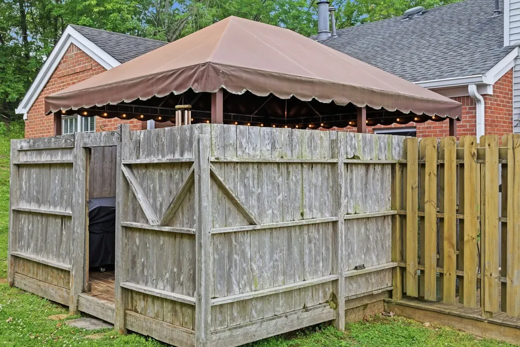 2131 Benton Hall Court Columbia TN 38401