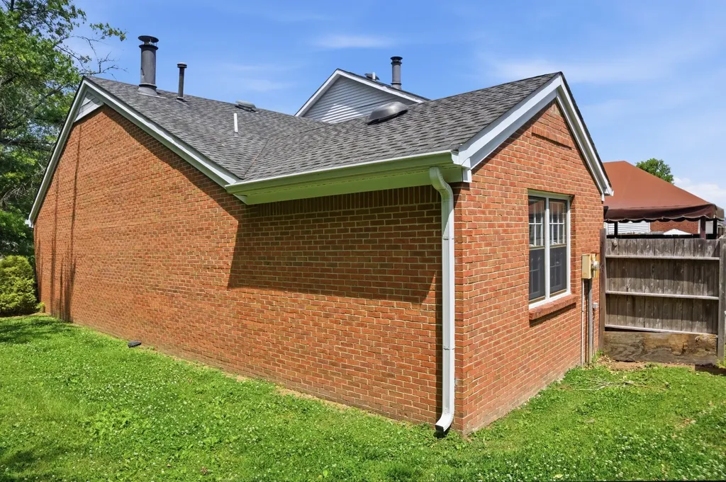 2131 Benton Hall Court Columbia TN 38401