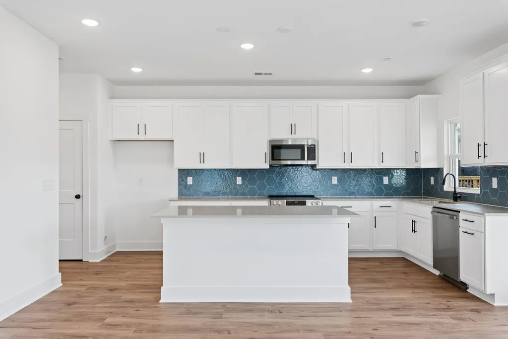 2945 Sharpstone Drive Columbia TN 38401