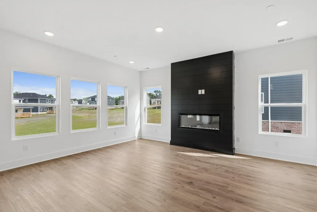 2945 Sharpstone Drive Columbia TN 38401