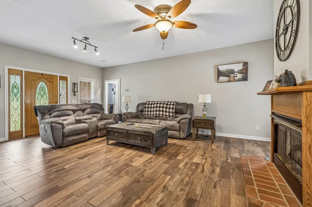 6 County House Circle Carthage TN 37030