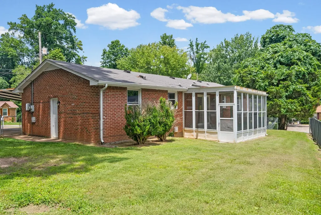 403 Louise Lane Clarksville TN 37042