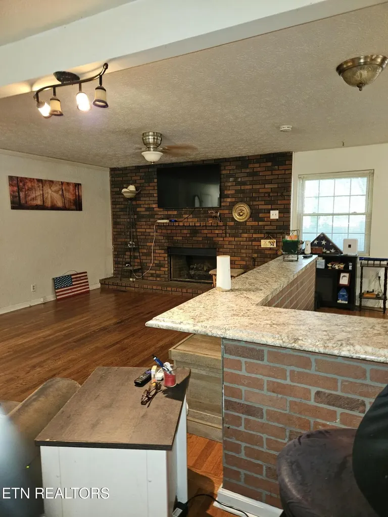 200 Sweet Lane Clinton TN 37716