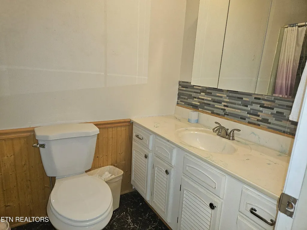 200 Sweet Lane Clinton TN 37716