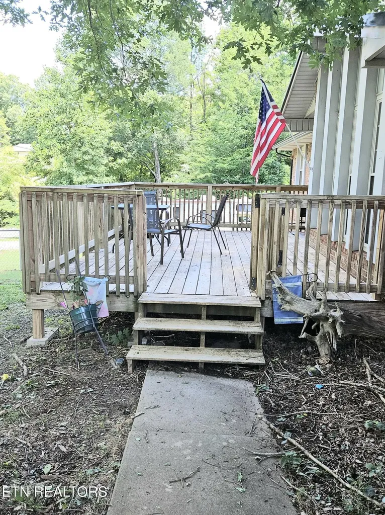 200 Sweet Lane Clinton TN 37716