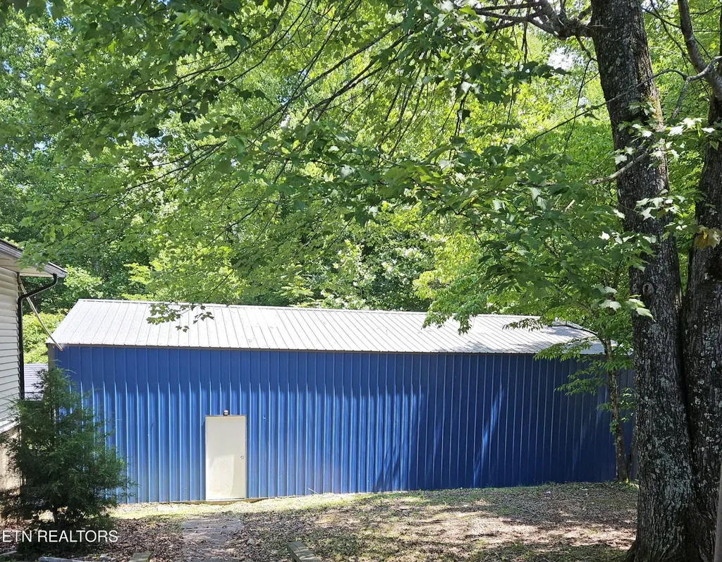 200 Sweet Lane Clinton TN 37716