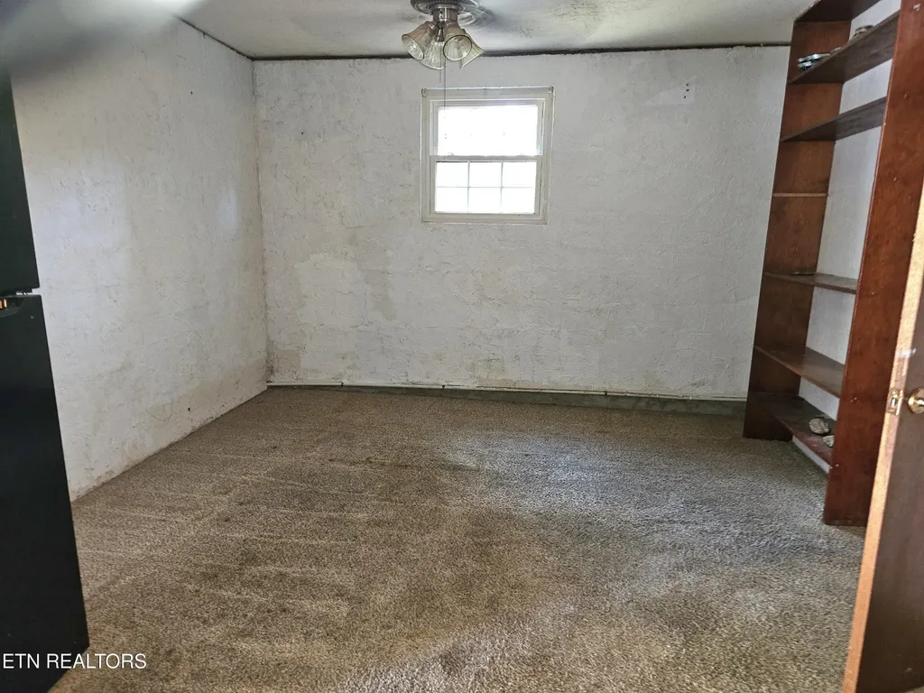 200 Sweet Lane Clinton TN 37716