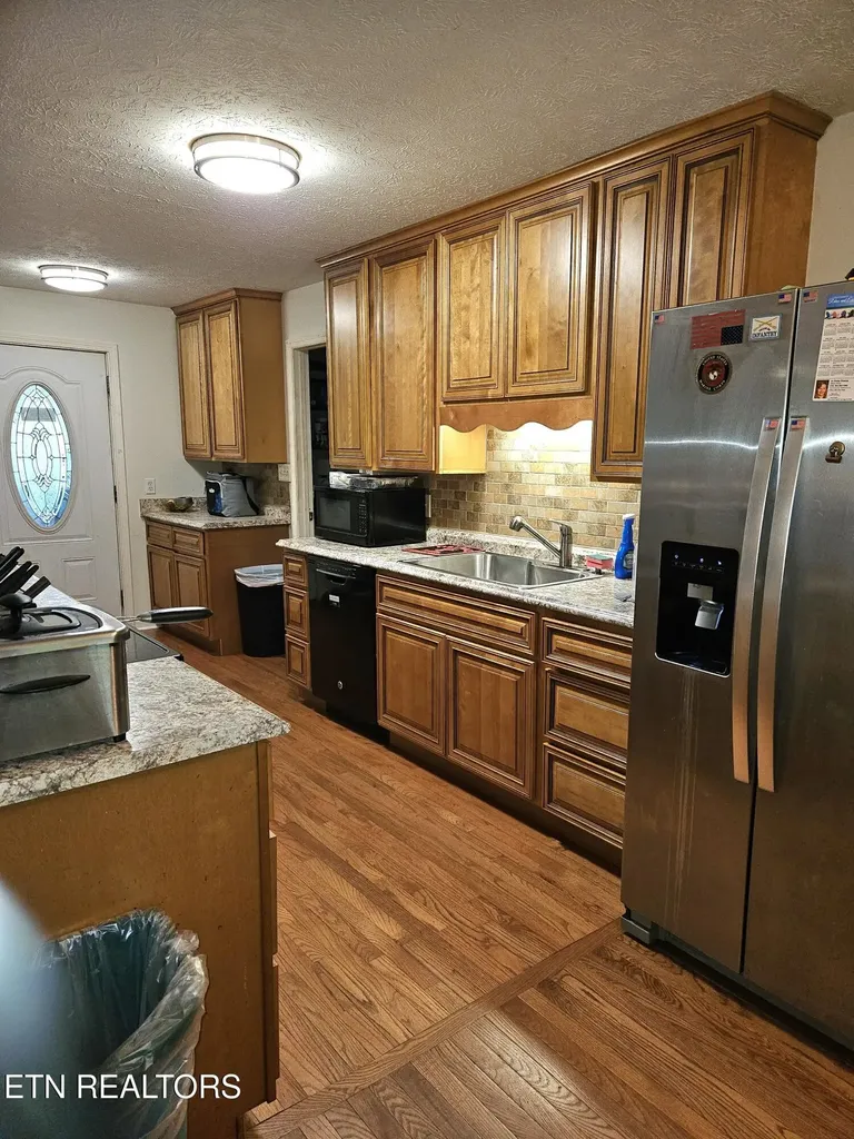 200 Sweet Lane Clinton TN 37716