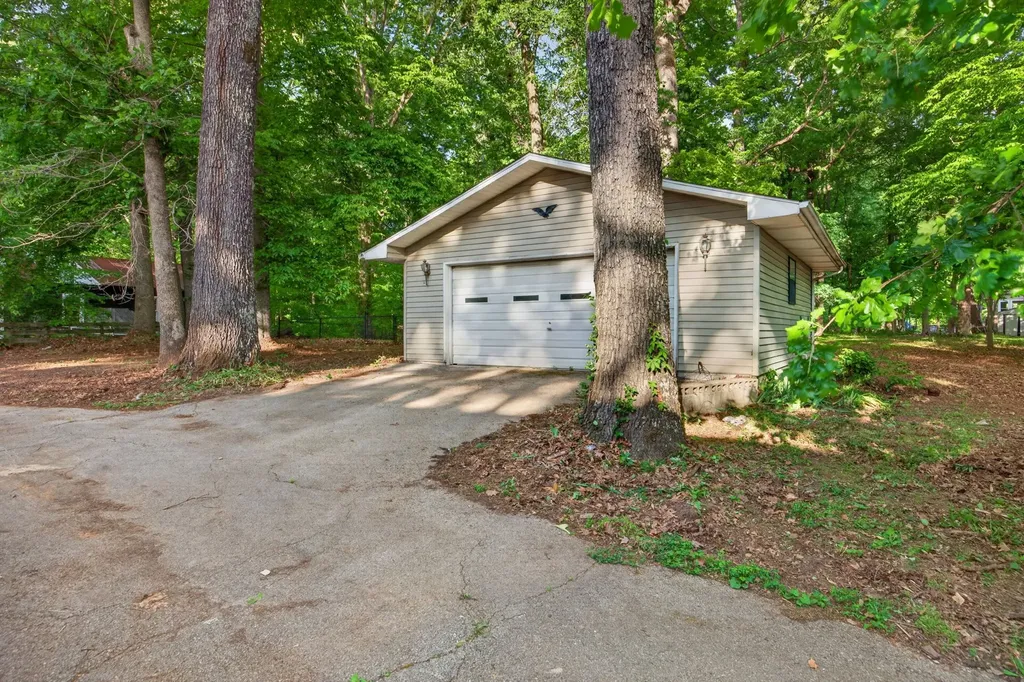 1342 Holladay Road Cookeville TN 38501