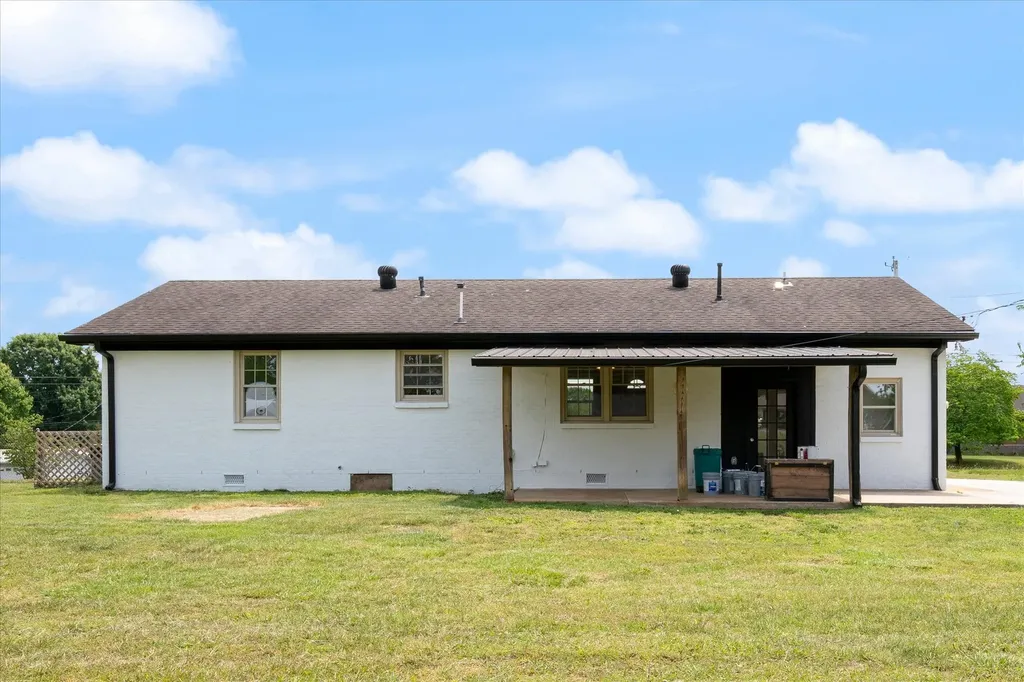 330 Lagoon Drive Mcminnville TN 37110