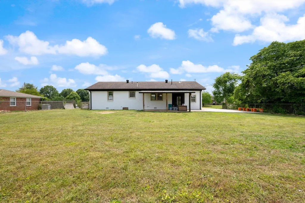 330 Lagoon Drive Mcminnville TN 37110