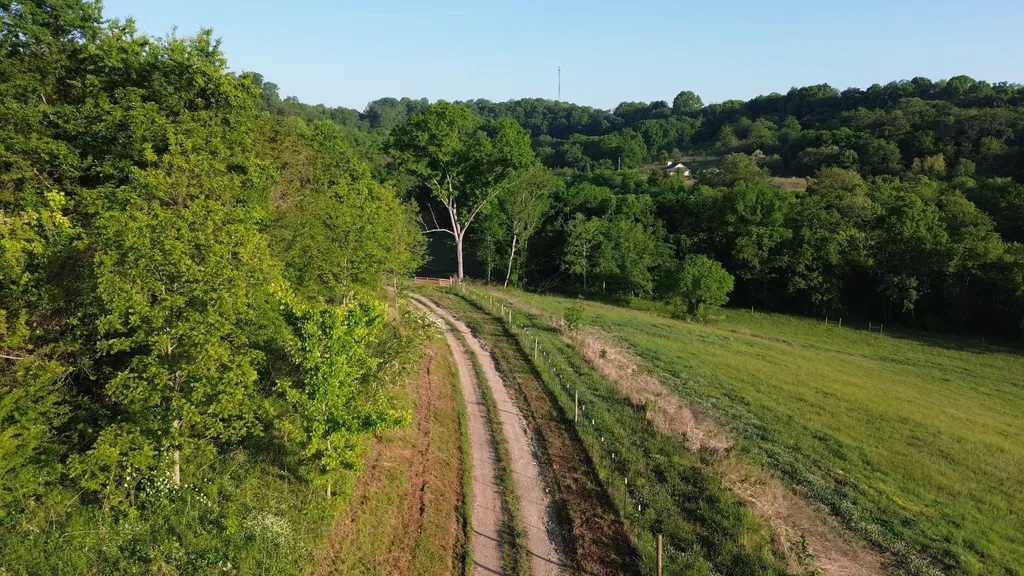 1820 New Highway 7 Columbia TN 38401