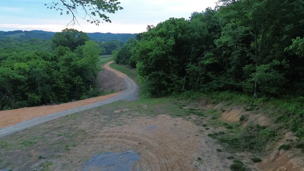 1820 New Highway 7 Columbia TN 38401