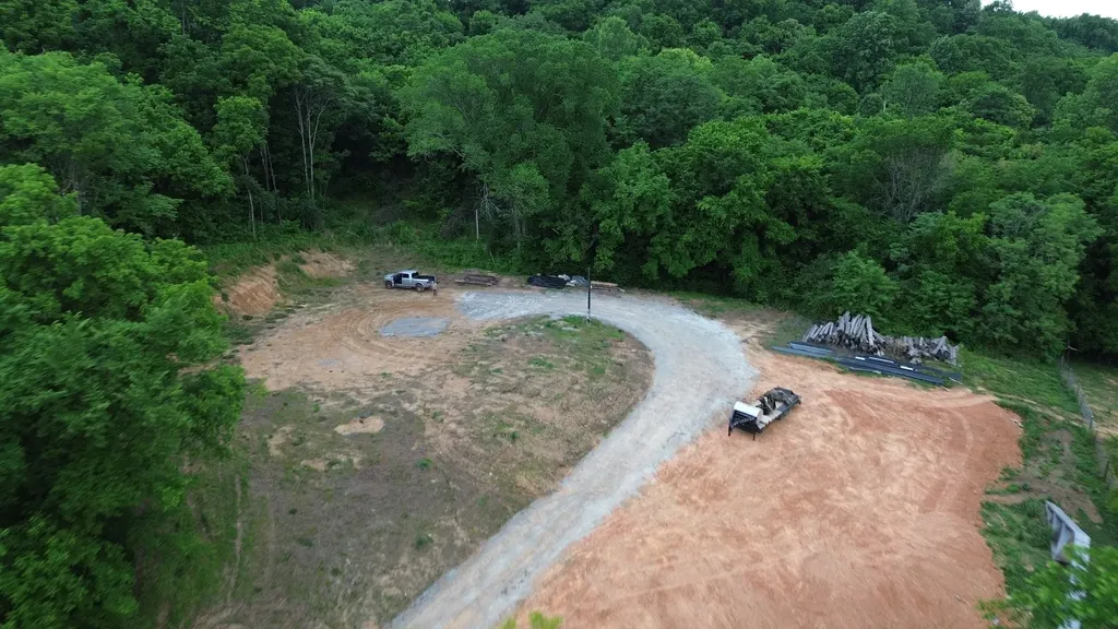1820 New Highway 7 Columbia TN 38401