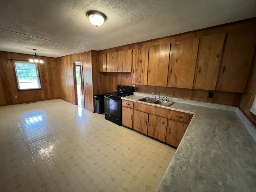 208 Lillian Street Winchester TN 37398