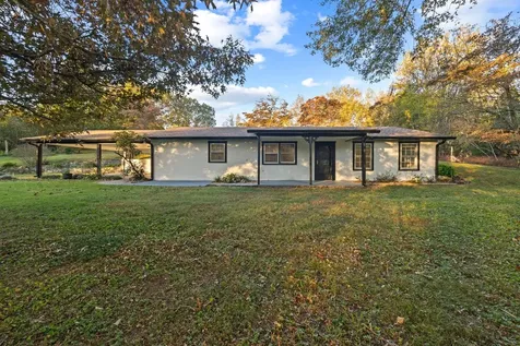 133 Mockerson Road Leoma TN 38468