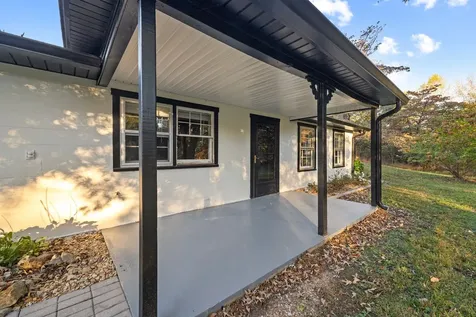 133 Mockerson Road Leoma TN 38468
