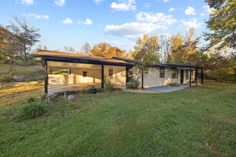 133 Mockerson Road Leoma TN 38468