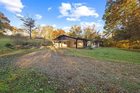 133 Mockerson Road Leoma TN 38468